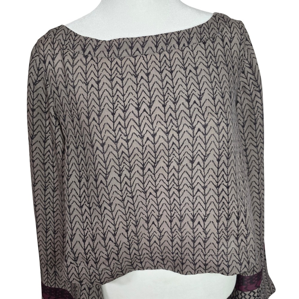 Free People Jade Aligned Gray Patterned Bell Sleeve Cropped Top Blouse XS‎ - Picture 3 of 9